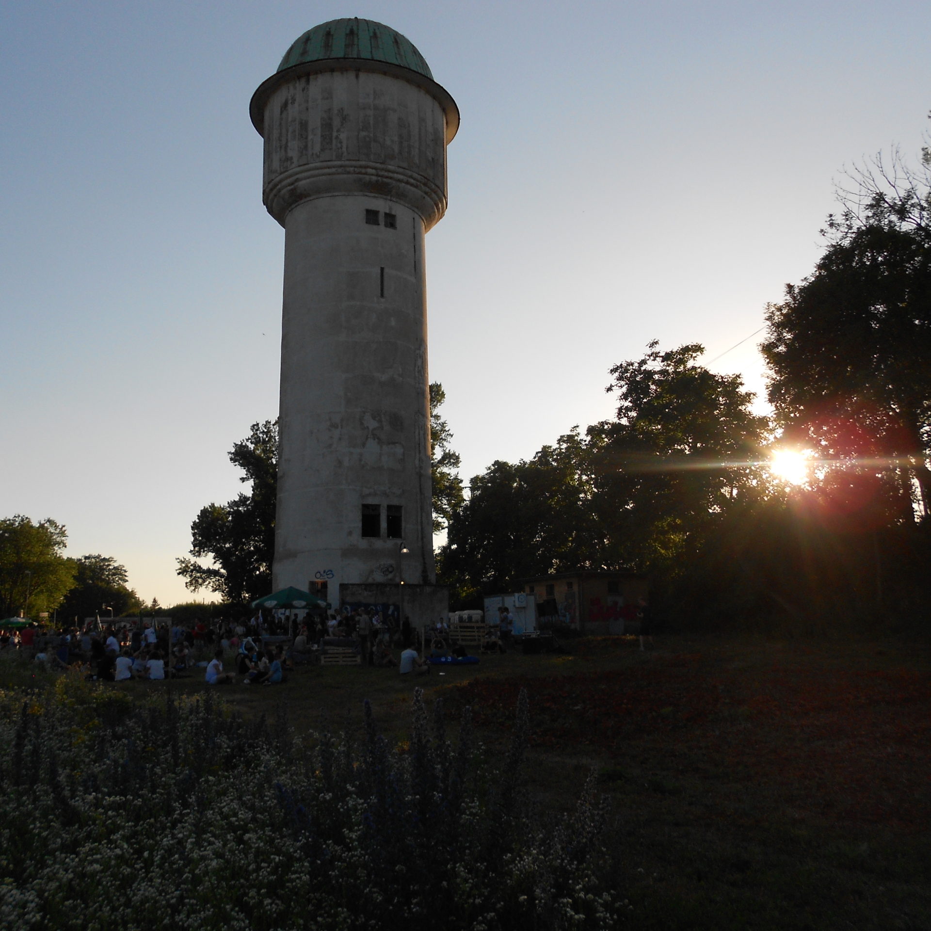 Die Pop-up Bar am Wasserturm beim Opening